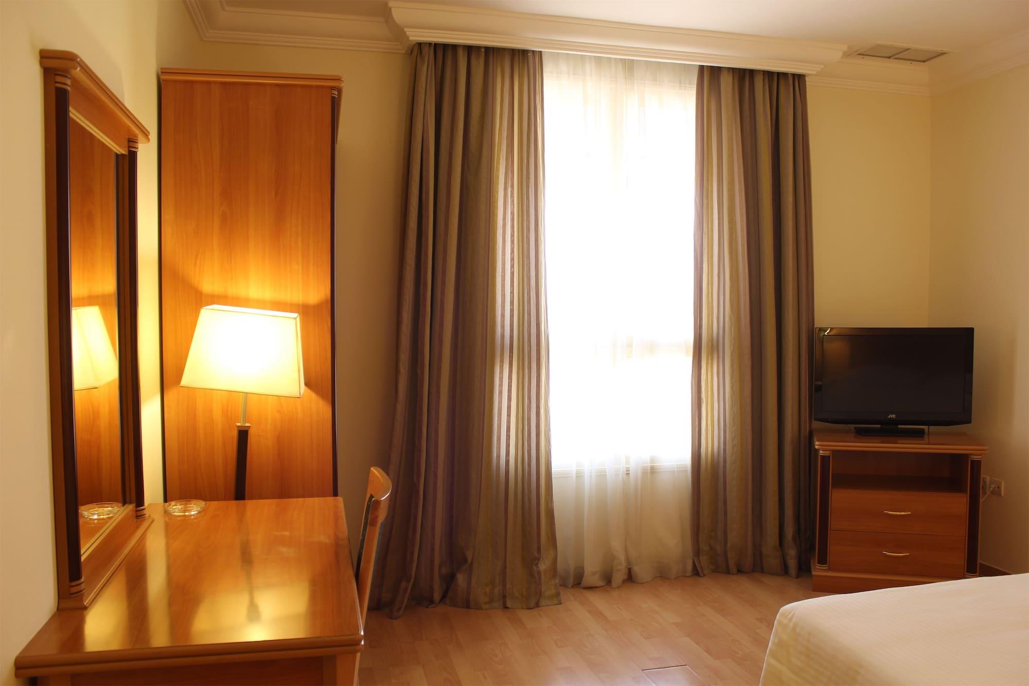 Le Royal Express Salmiya Hotel Kültér fotó