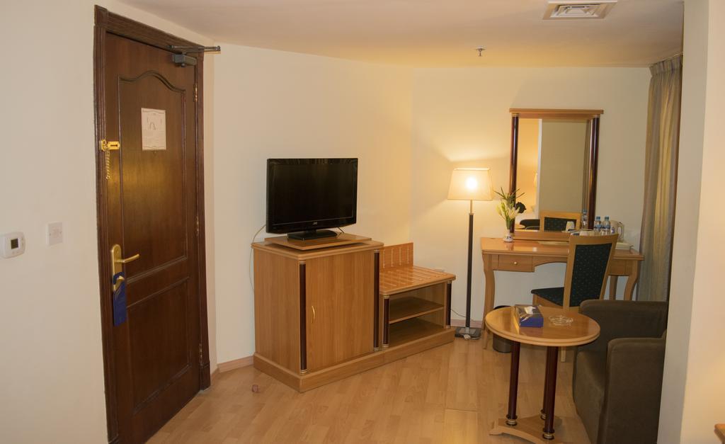 Le Royal Express Salmiya Hotel Kültér fotó