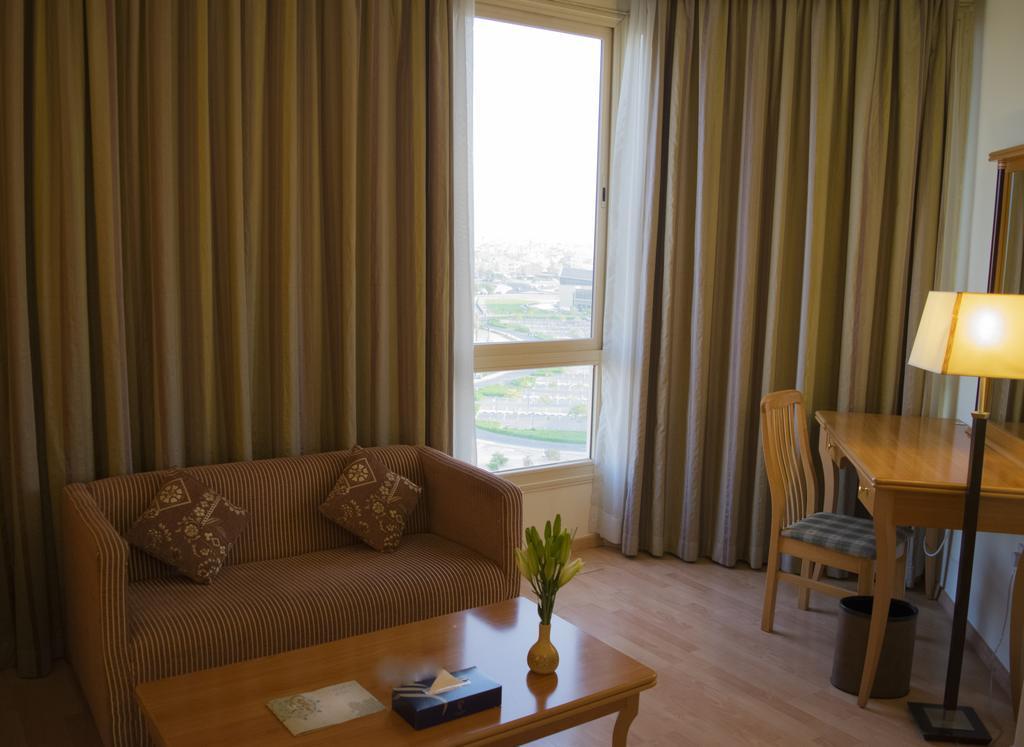 Le Royal Express Salmiya Hotel Kültér fotó